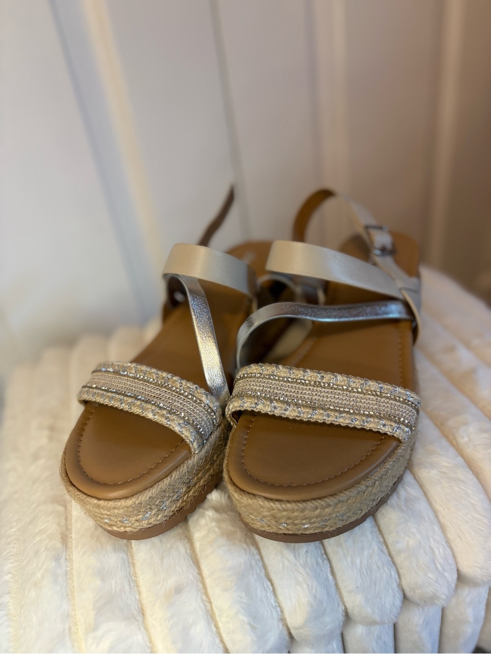 Soda Platform Sandals Size 8